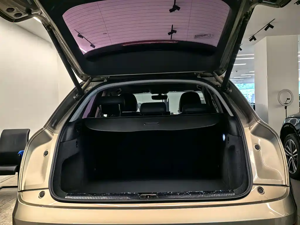 Audi Q3 2017 — фото 13