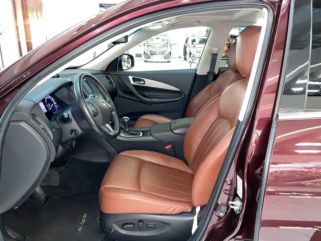 Infiniti QX50 2017 — фото 10