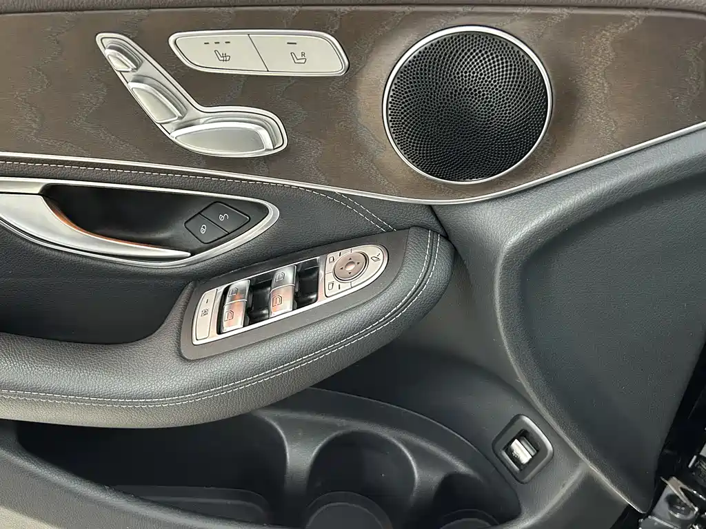 Mercedes-Benz GLC 2020 — фото 19