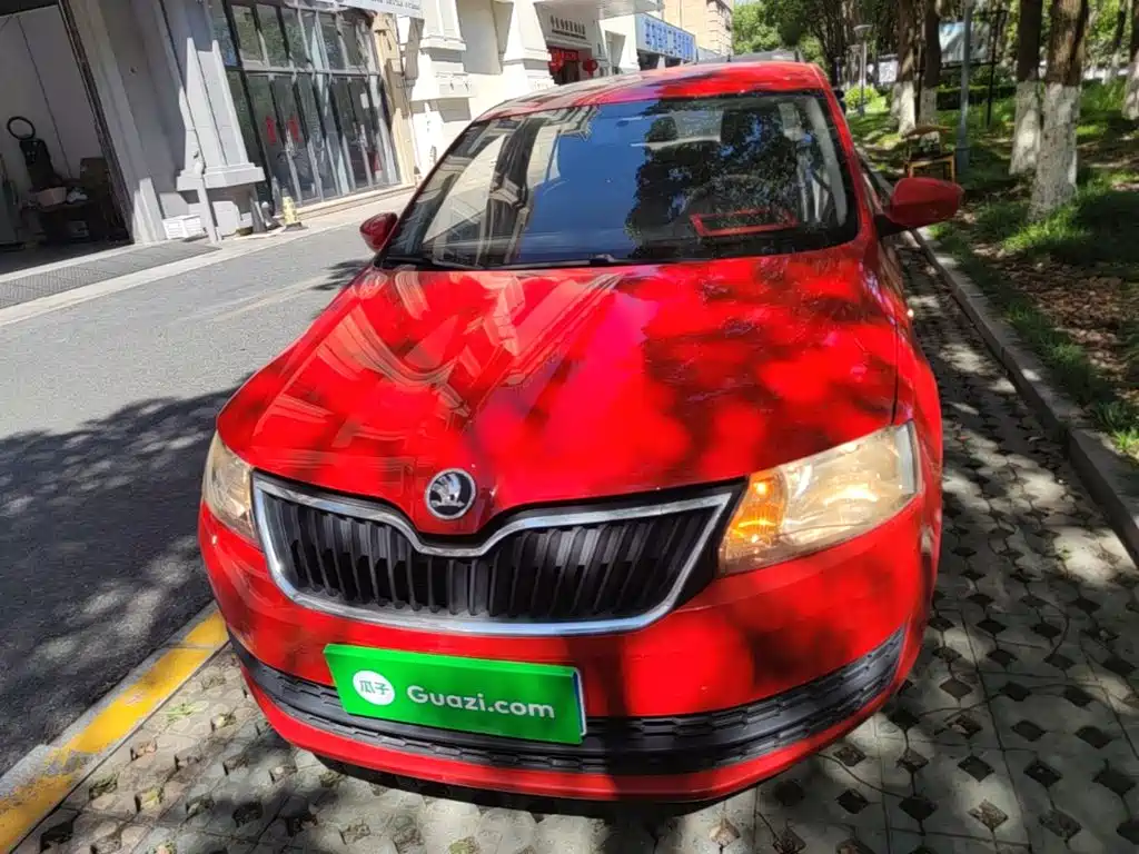 Skoda Rapid Spaceback 2017 — фото 3