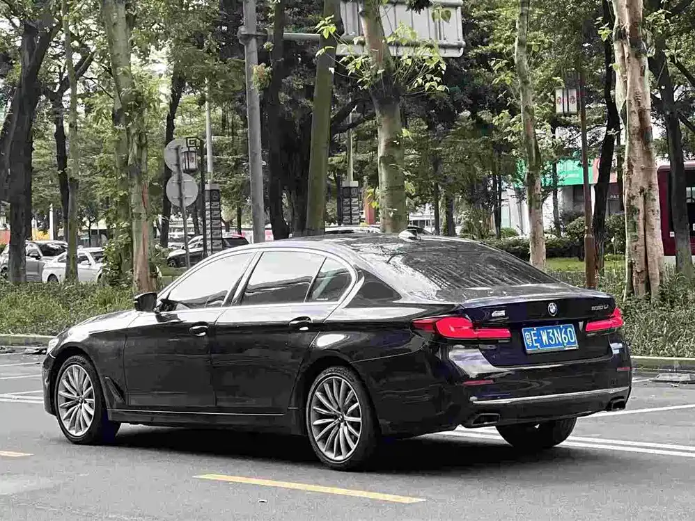 BMW 5 Series 2021 — фото 3