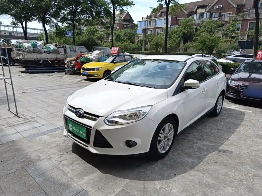 Ford Focus 2015 — фото 1