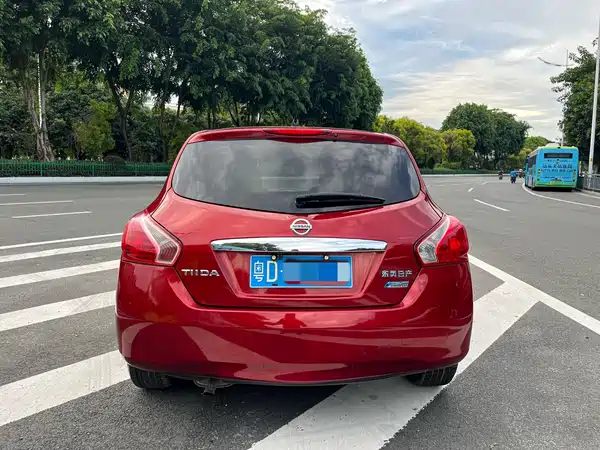 Nissan Tiida 2012
