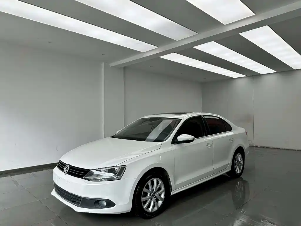 Volkswagen Sagitar 2012