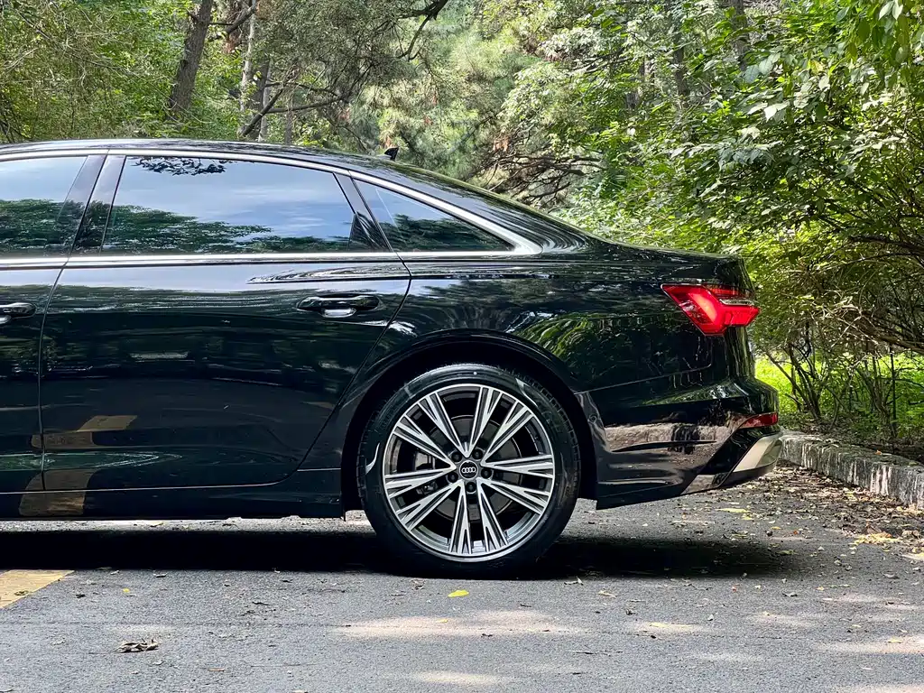 Audi A6L 2024 — фото 16