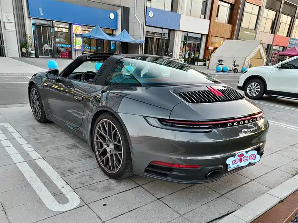 Porsche 911 2023