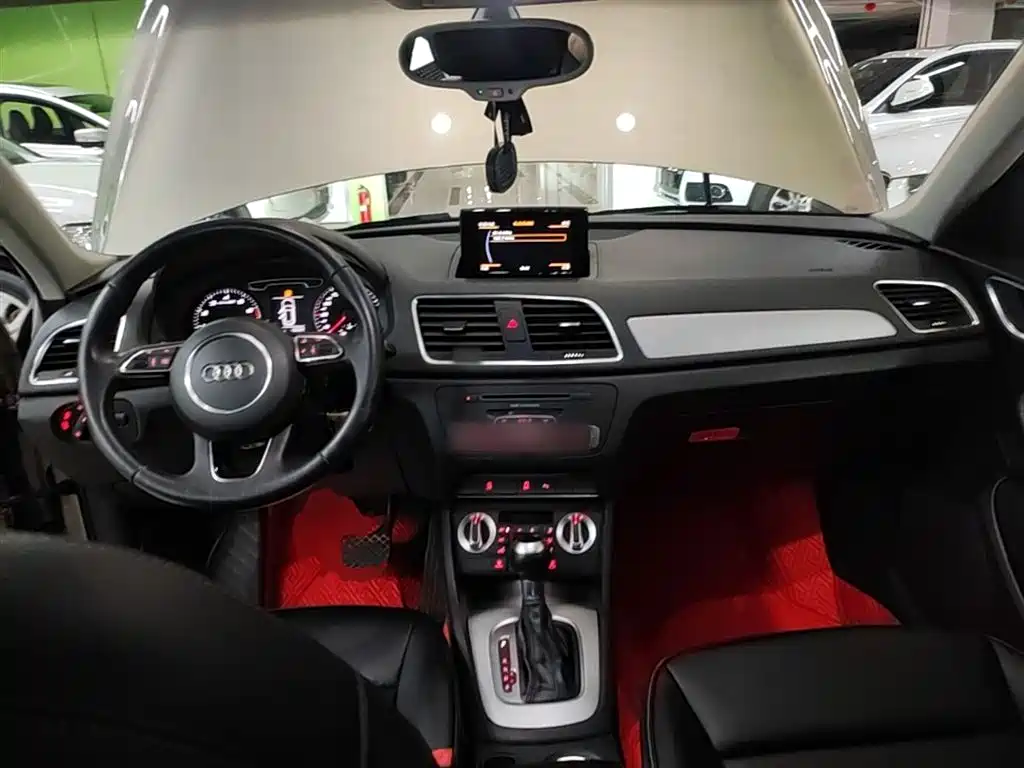 Audi Q3 2016 — фото 10