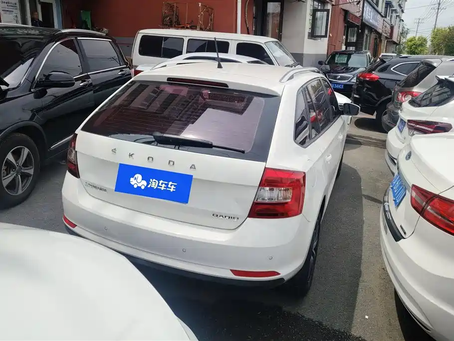 Skoda Rapid Spaceback 2019 — фото 3