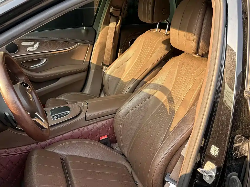 Mercedes-Benz E-Class 2019 — фото 13