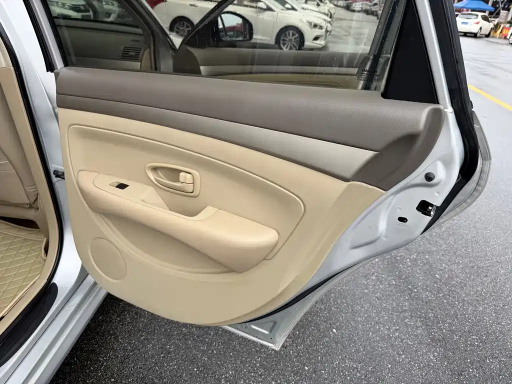 Nissan Sylphy 2019 — фото 18