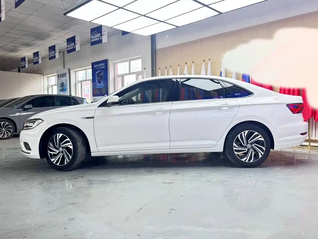 Volkswagen Sagitar 2022