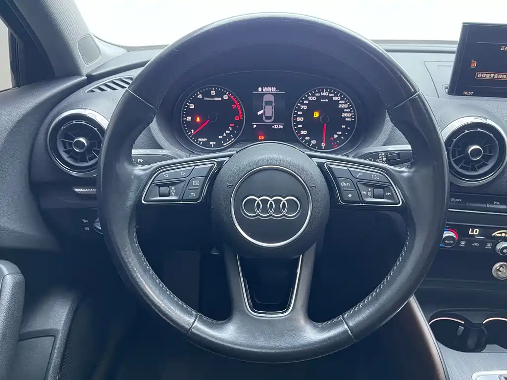 Audi A3 2018 — фото 16
