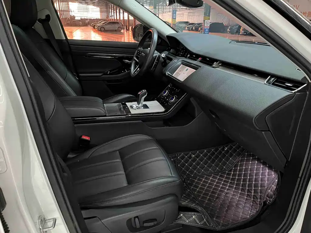 Land Rover Evoque 2021 — фото 10