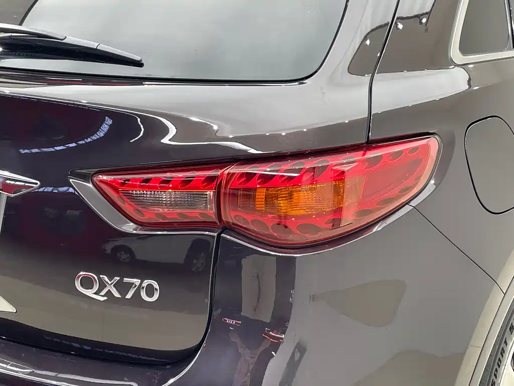 Infiniti QX70 2014 — фото 7