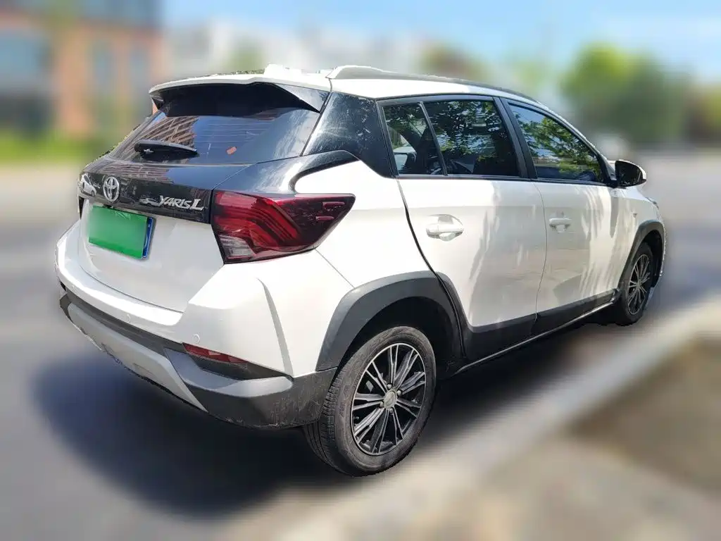 Toyota Yaris L 2022