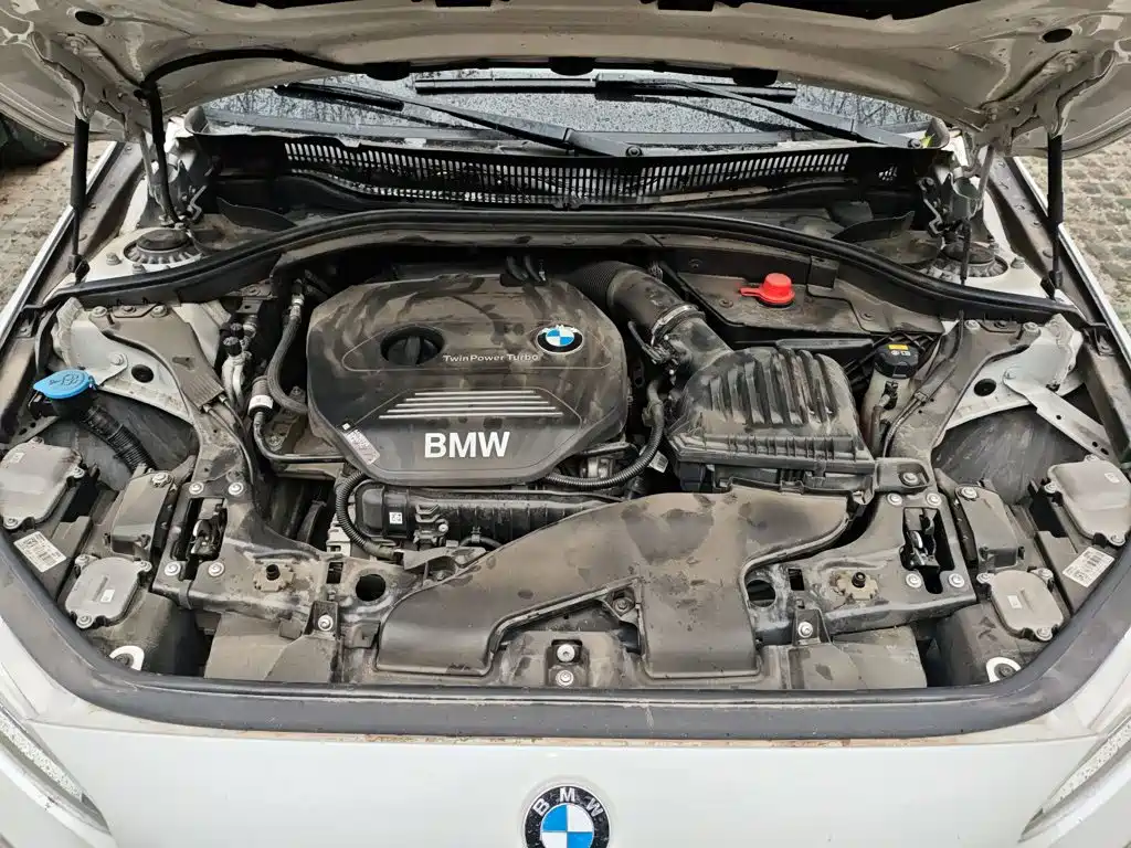 BMW 1 Series 2018 — фото 10
