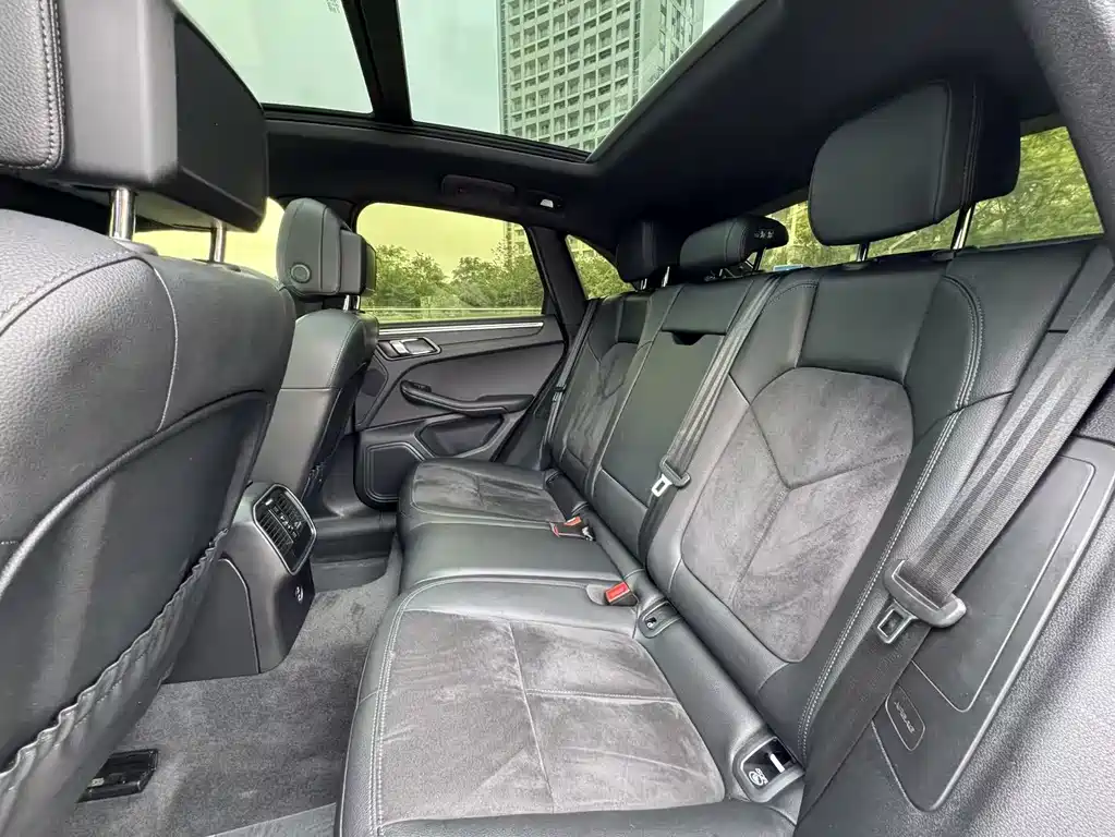 Porsche Macan 2020 — фото 16