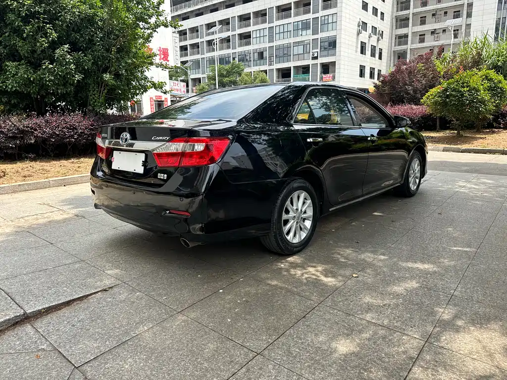 Toyota Camry 2013 — фото 9