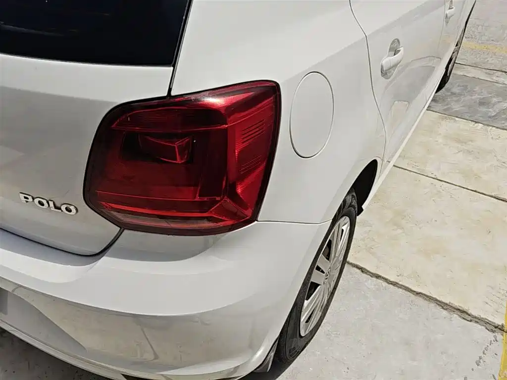 Volkswagen Polo 2015 — фото 8