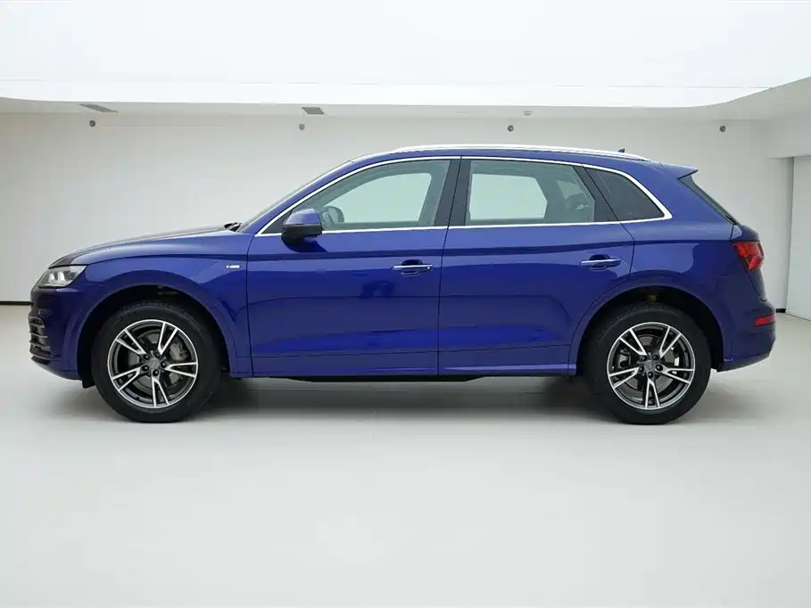 Audi Q5L 2018 — фото 3