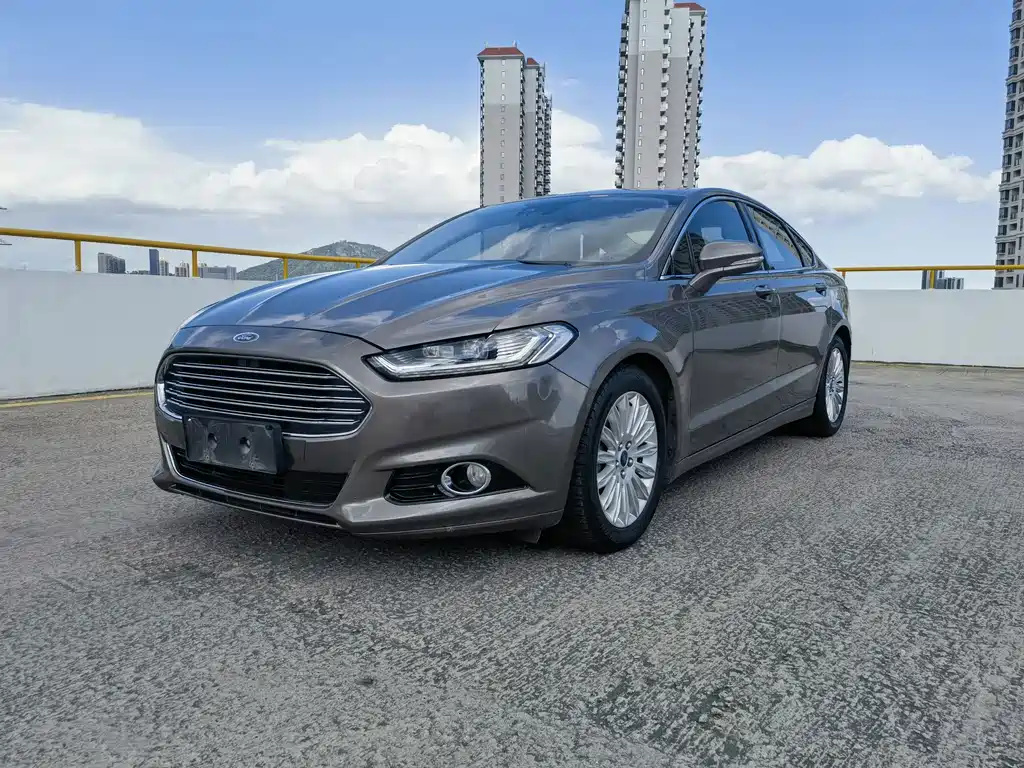 Ford Mondeo 2013 — фото 1
