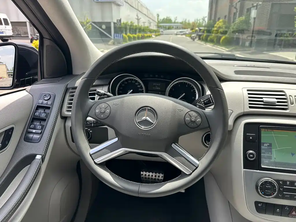 Mercedes-Benz R-Class 2016 — фото 28