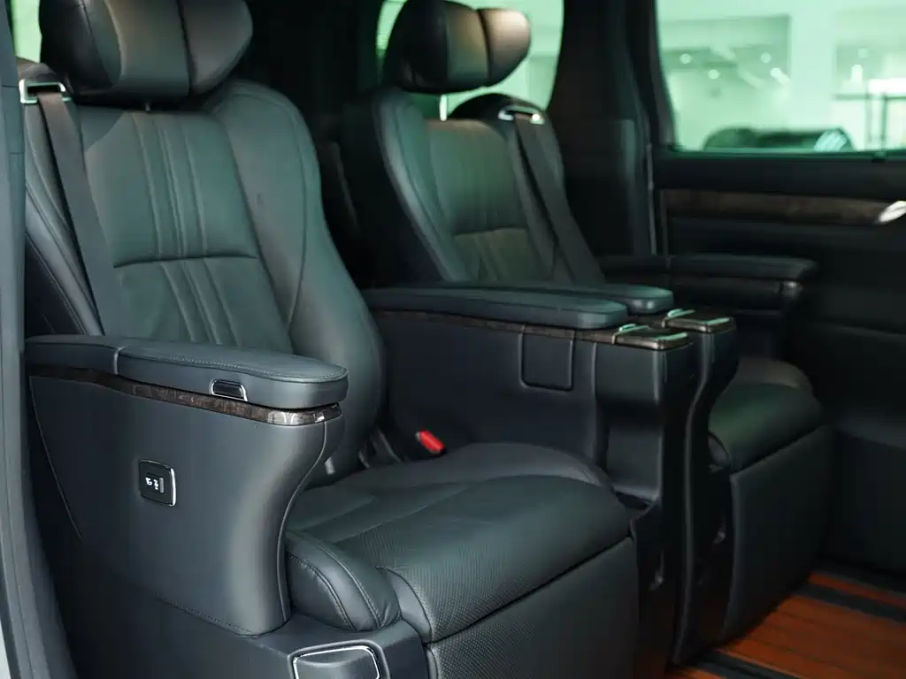 Toyota Vellfire 2020 — фото 17