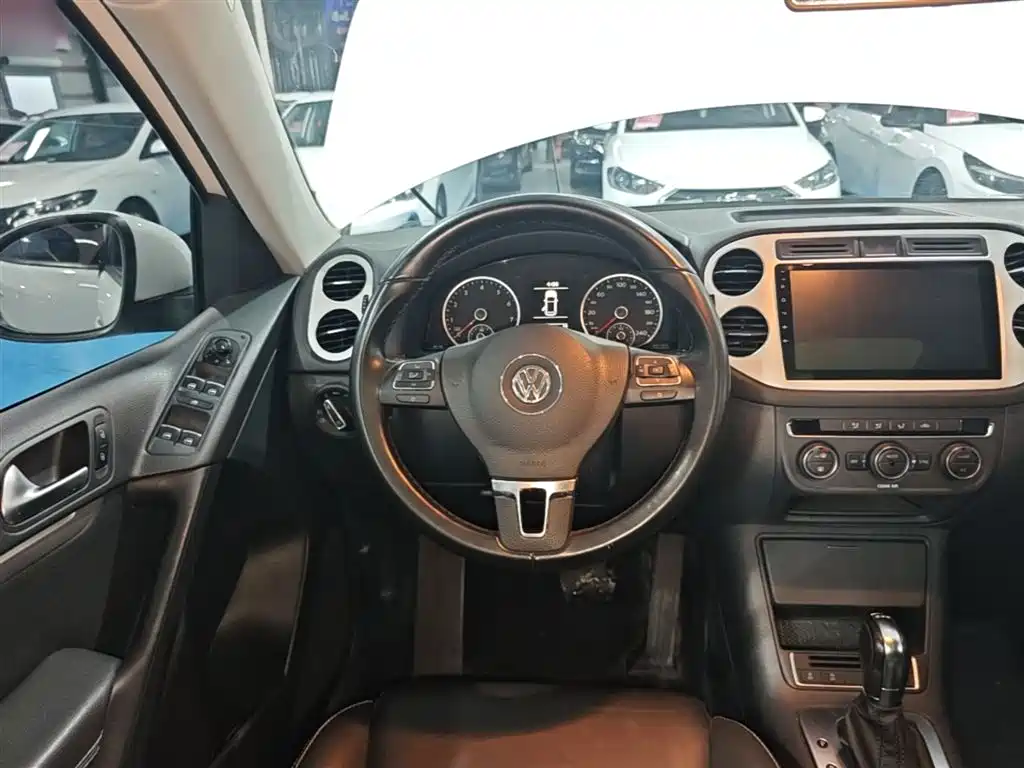 Volkswagen Tiguan 2018 — фото 11