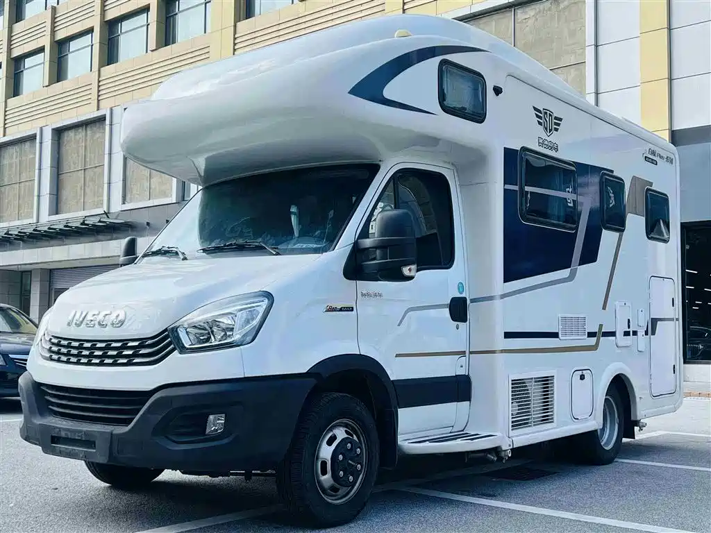 IVECO Ousheng 2023 — фото 1