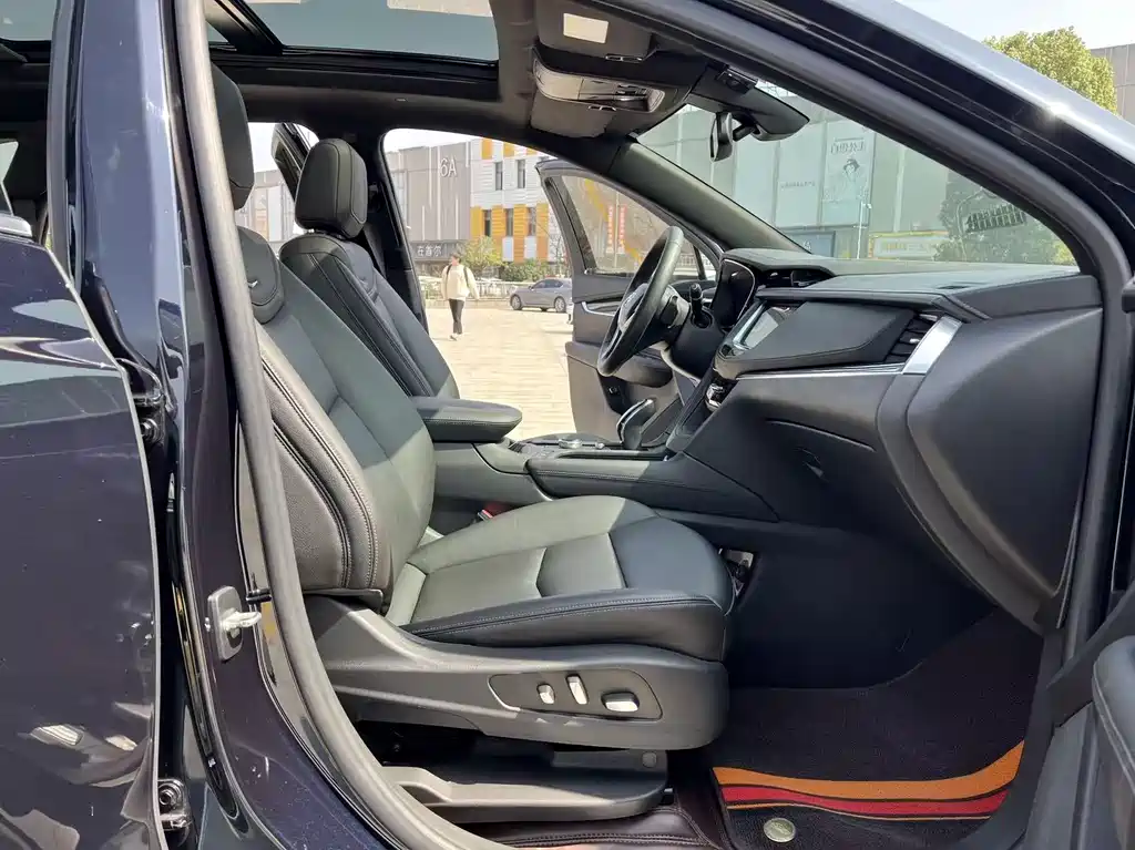 Cadillac XT5 2020 — фото 31