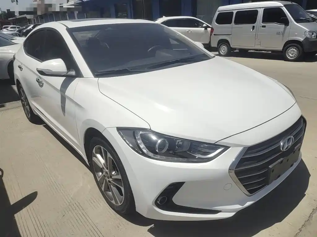 Hyundai Elantra 2019 — фото 4