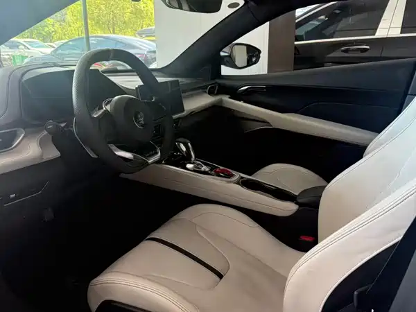 Lotus EMIRA 2024