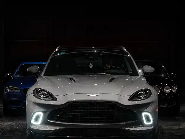 Aston Martin DBX 2022