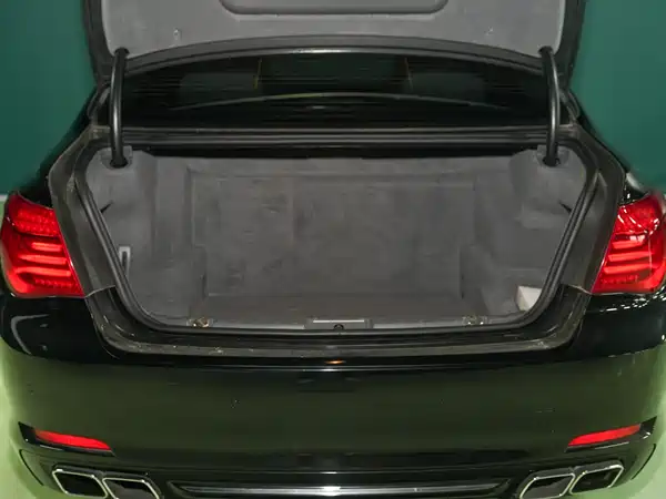 BMW 7 Series 2010
