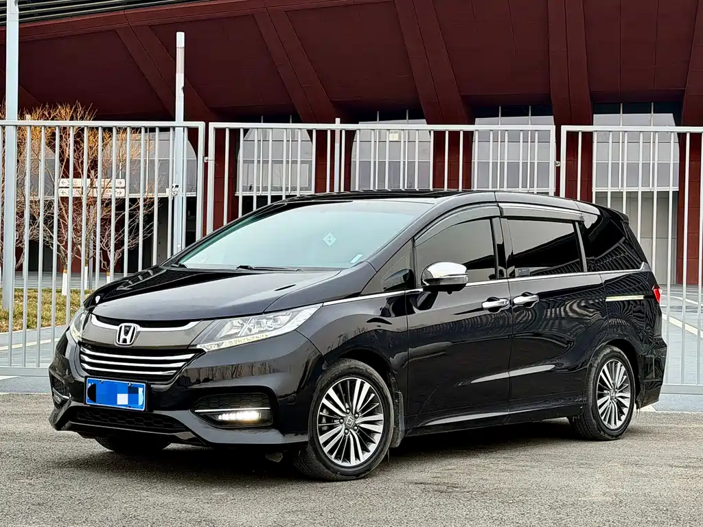 Honda Odyssey 2019 — фото 1