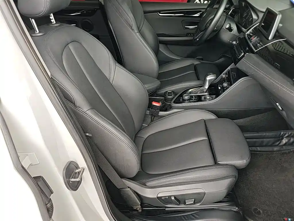 BMW 2 Series Active Tourer 2015 — фото 25