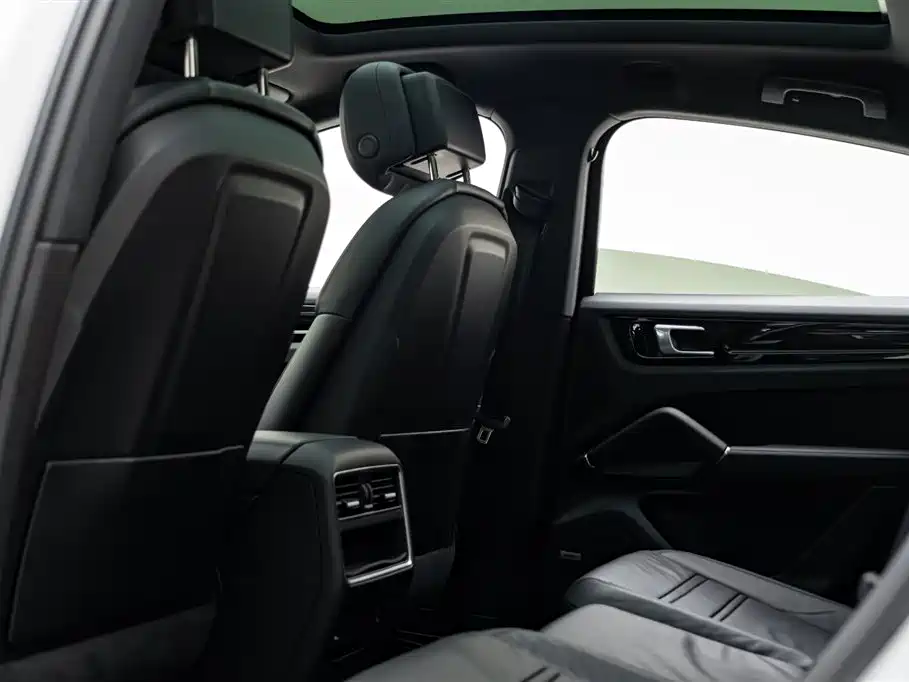 Porsche Cayenne 2019 — фото 11