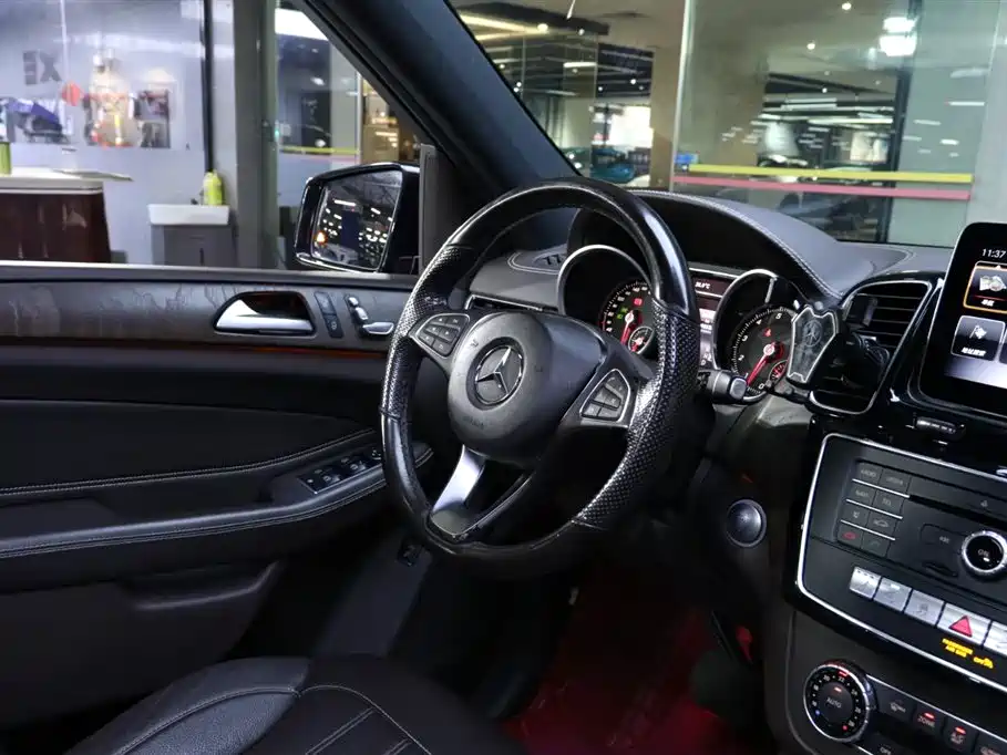 Mercedes-Benz GLE 2018 — фото 18