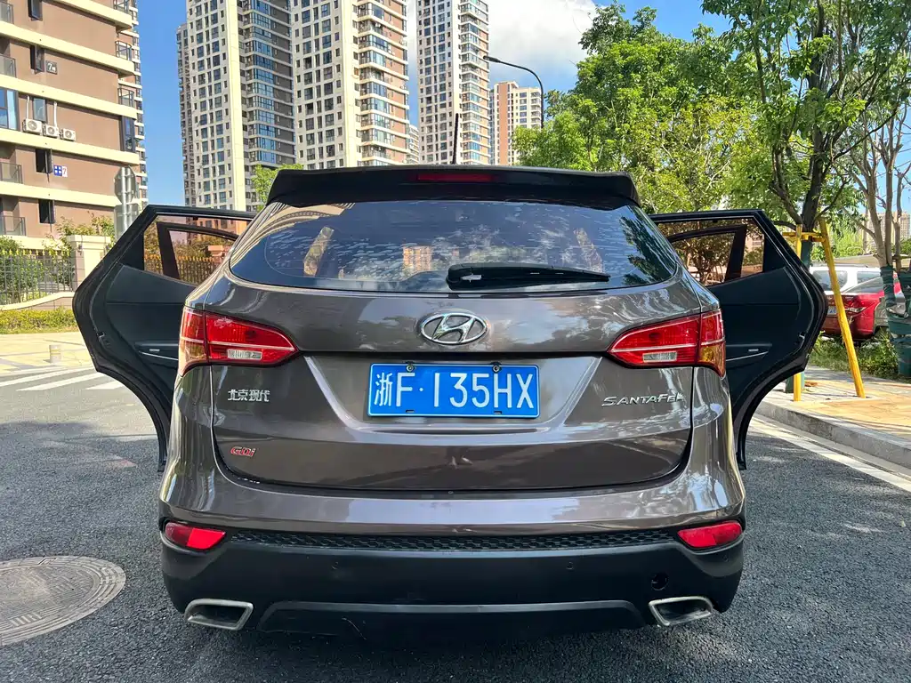 Hyundai Santa Fe 2015 — фото 14