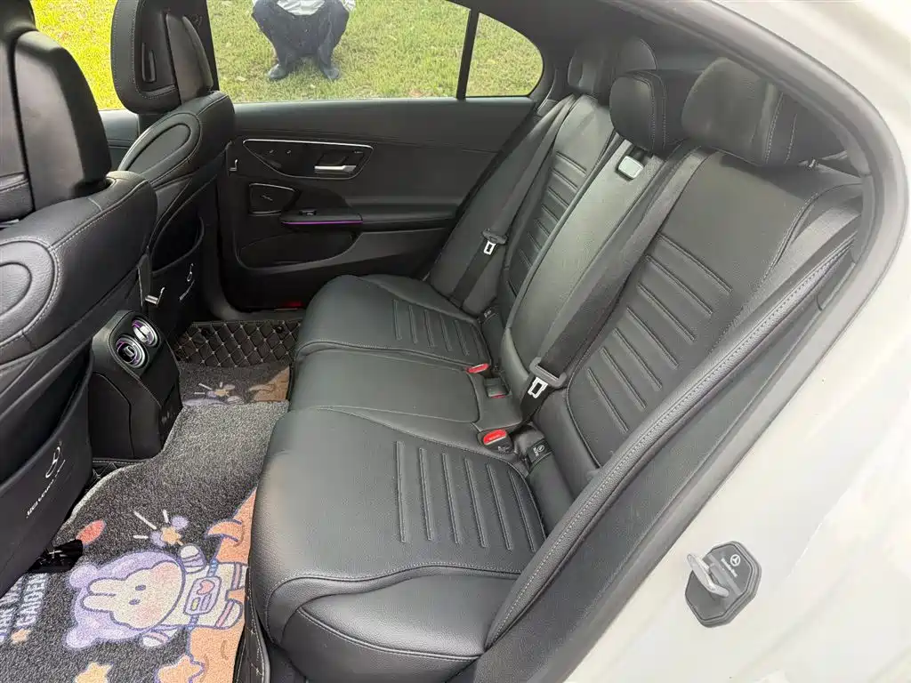 Mercedes-Benz C-Class 2025 — фото 10