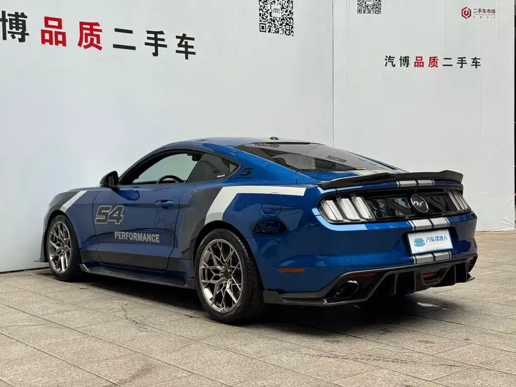 Ford Mustang 2017 — фото 14