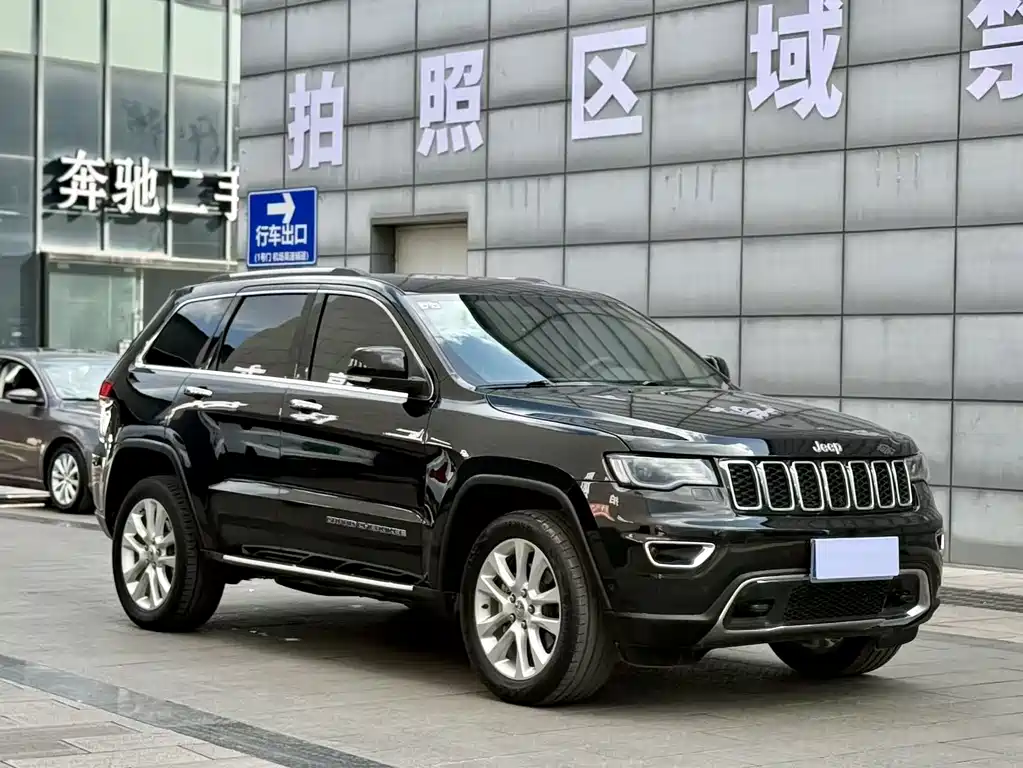 Jeep Grand Cherokee 2019 — фото 3