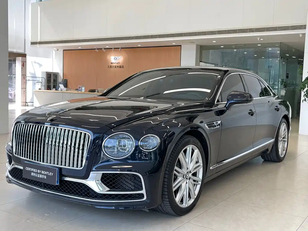 Bentley Flying Spur 2024 — фото 1