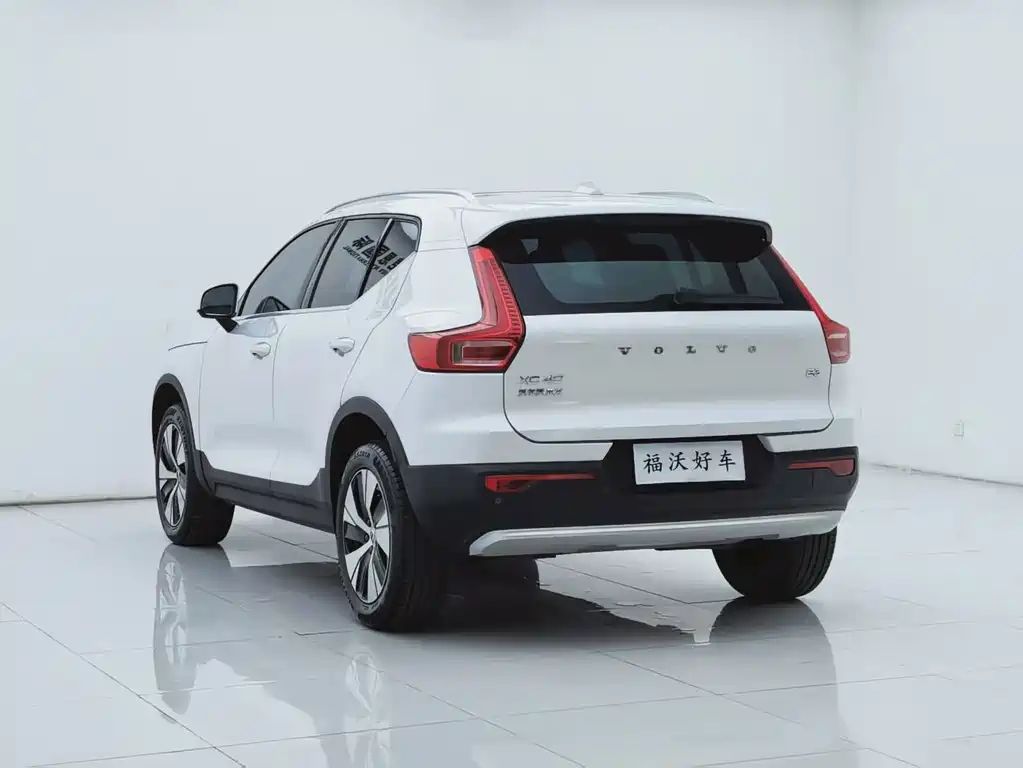 Volvo XC40 2023 — фото 33