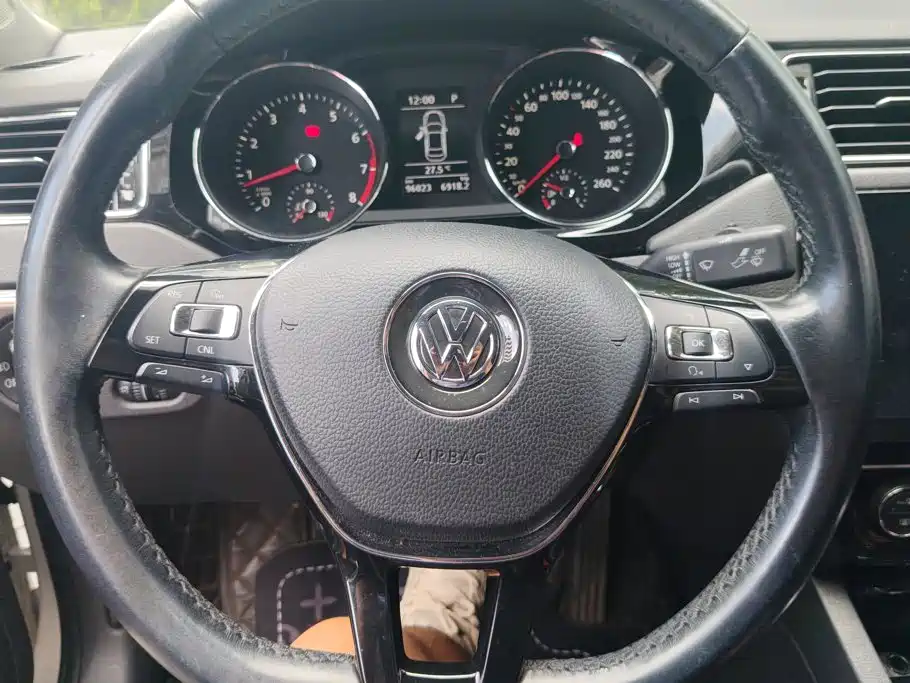 Volkswagen Sagitar 2017 — фото 15