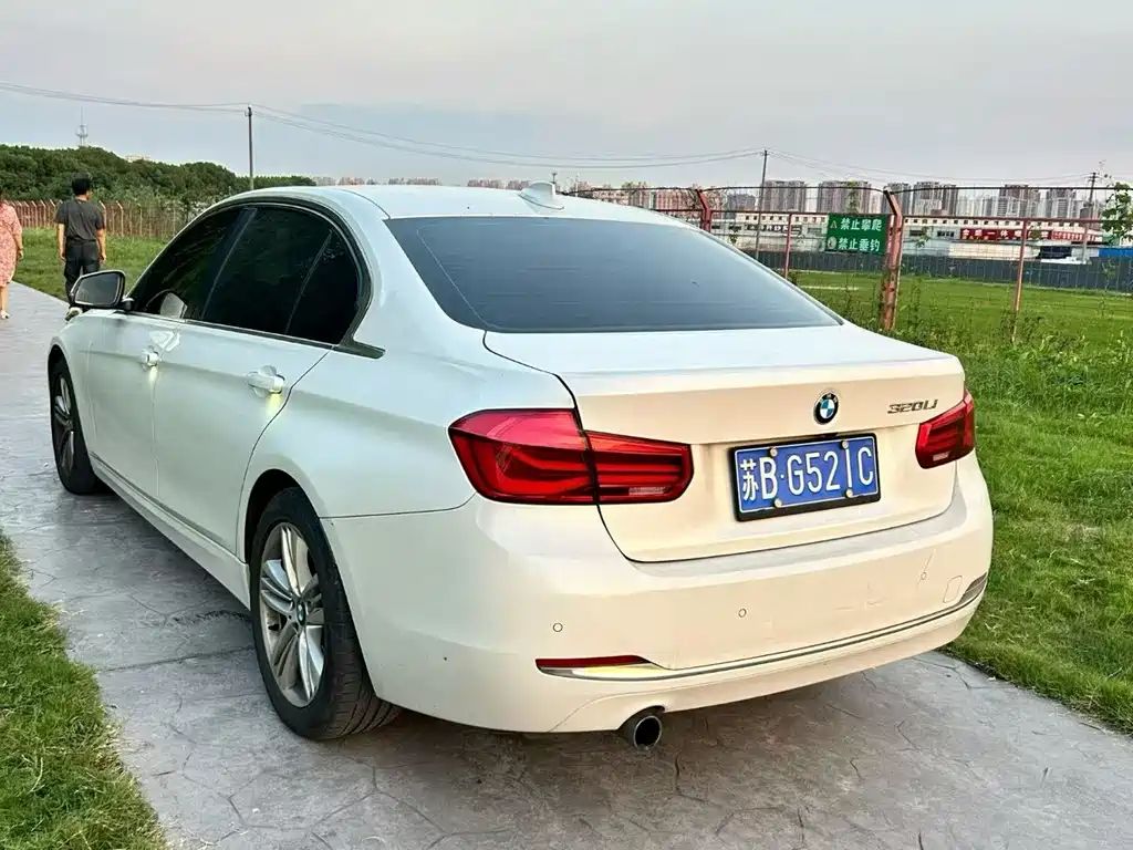 BMW 3 Series 2016 — фото 9
