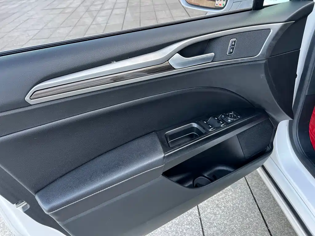 Ford Mondeo 2018 — фото 11