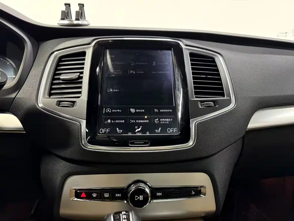 Volvo XC90 2019 — фото 14