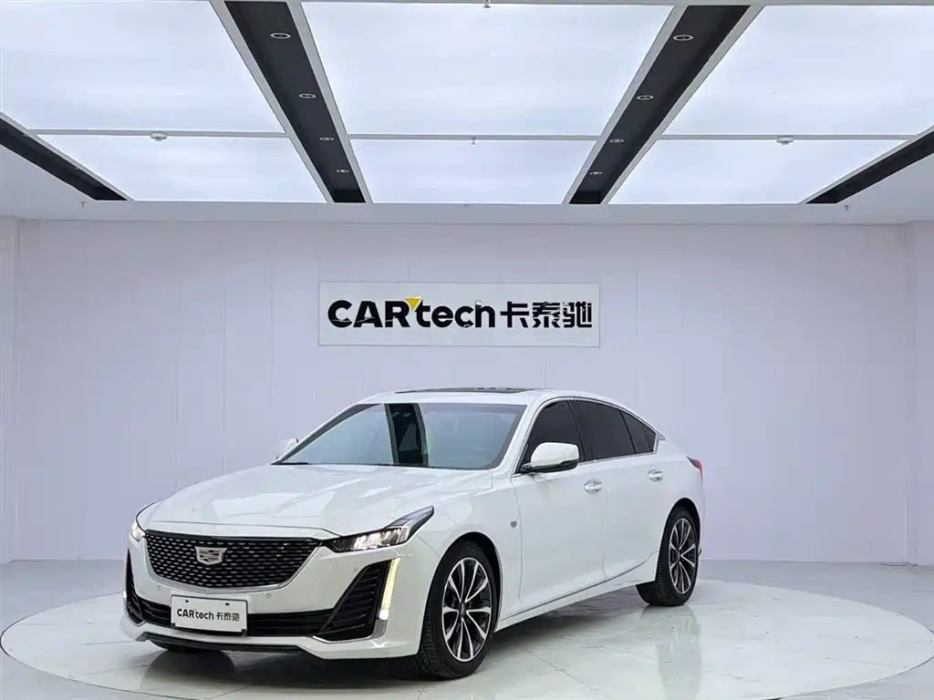 Cadillac CT5 2022 — фото 1