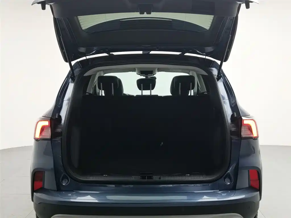 Ford Escape 2022 — фото 16